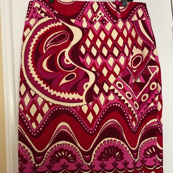 D&G 💯 Cotton Velvet Beautiful Print Skirt Never Used Made in Italy 🇮🇹 - Picture 4 of 16